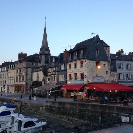 Appartamento Un Petit Nid A Honfleur Esterno foto