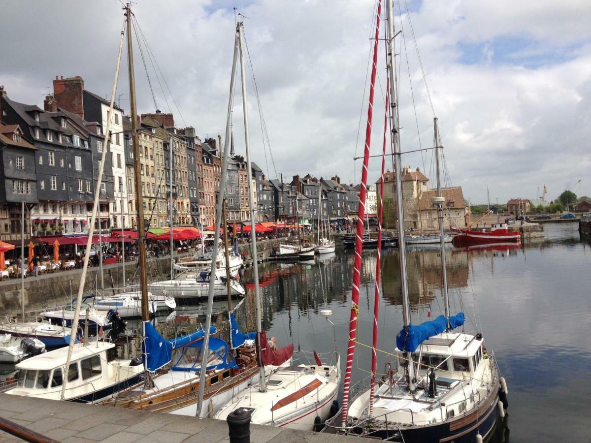 Appartamento Un Petit Nid A Honfleur Esterno foto